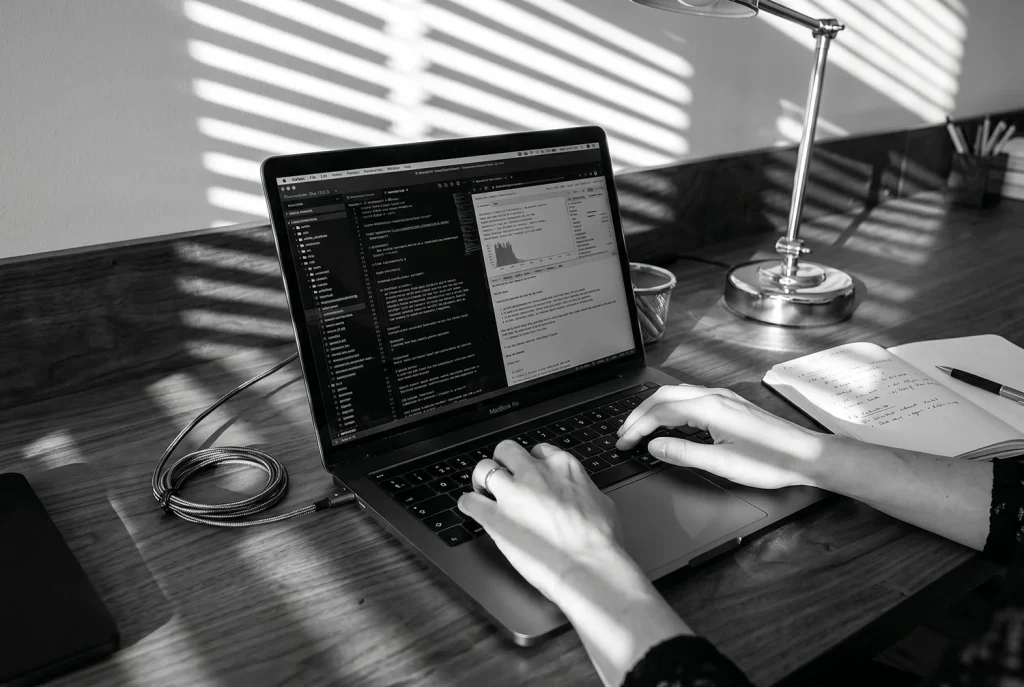 Ordinateur de bureau pour l'accompagnement d'une entreprise vers une facturation électronique